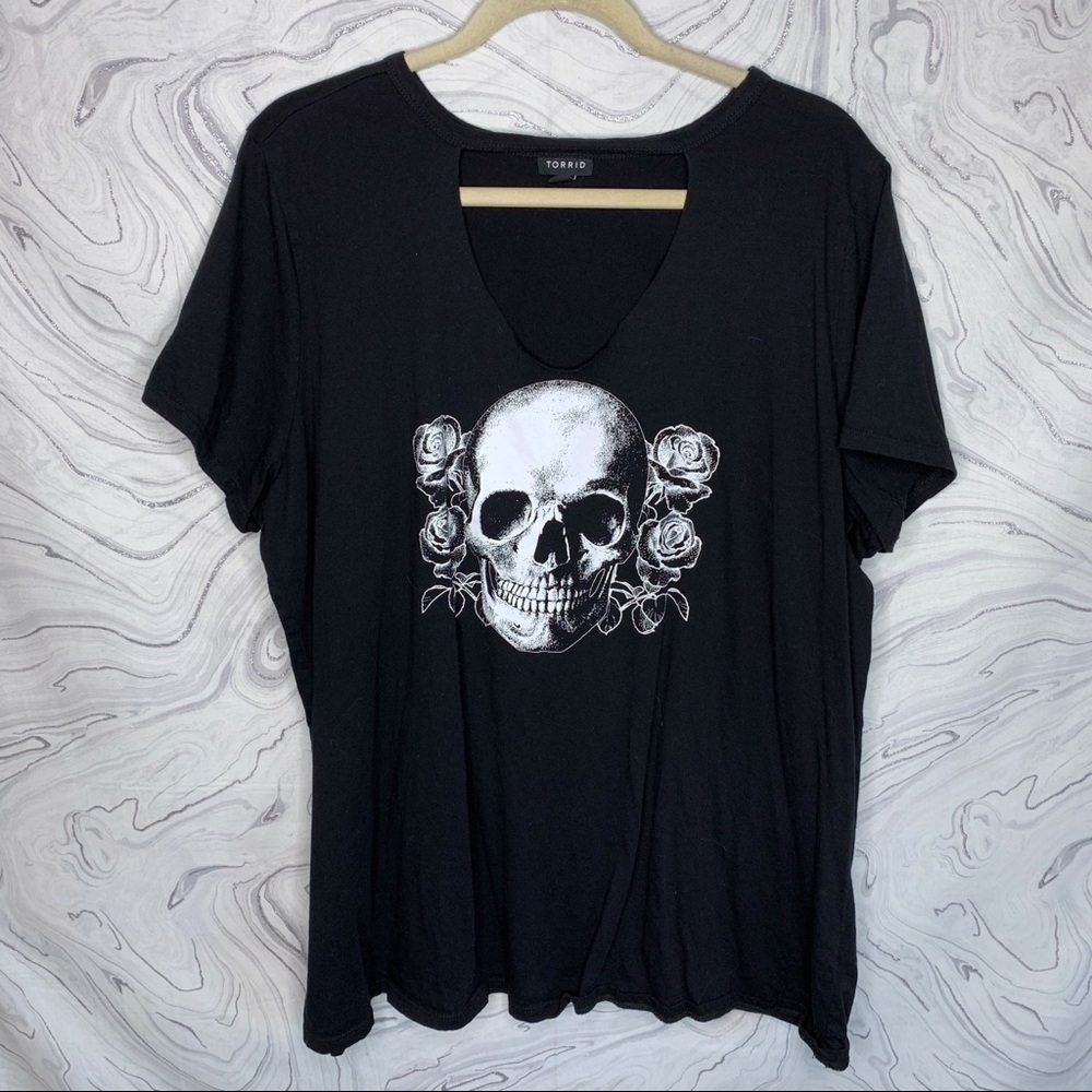 Torrid | Skull and Roses Choker Tee 3XL